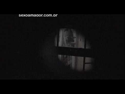 ❤️ Blondie és gravada en secret per un voyeur del barri amagat darrere de maons buits ☑ Porno preciós al porno ca.pornma-com.ru
